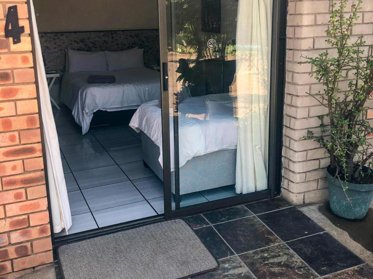 Jozini Guesthouse エクステリア 写真