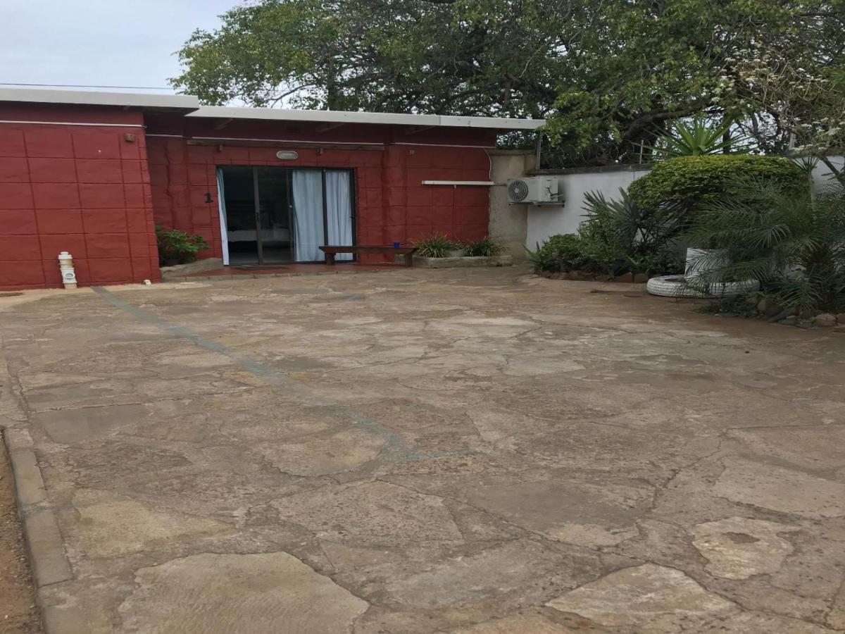 Jozini Guesthouse エクステリア 写真